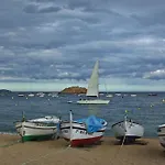 Lets Holidays Near Tossa Апартаменты