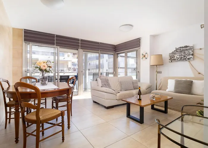 Lets Holidays Near Tossa Appartamento